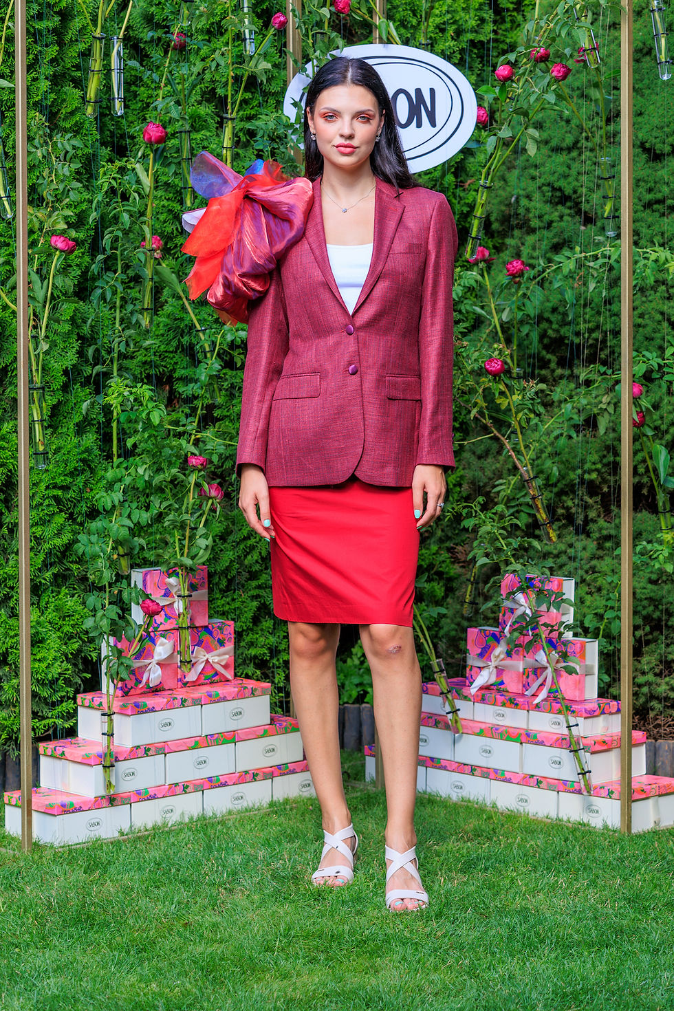 Miniatură: Costum Peony Wine