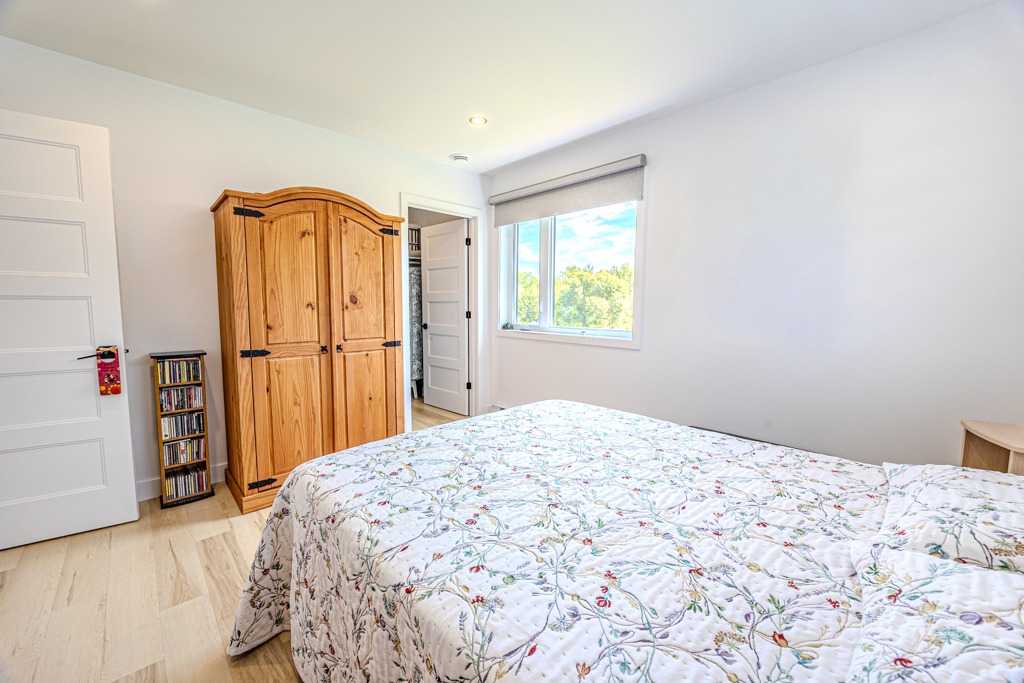 Photo intérieure représentative d’un logement 5 ½i du Domaine des Tournesols à Sainte-Flore.