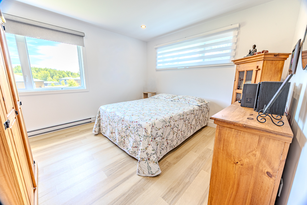 Photo intérieure représentative d’un logement 5 ½i du Domaine des Tournesols à Sainte-Flore.