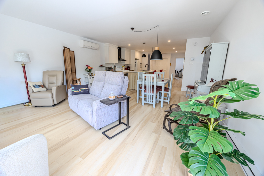 Photo intérieure représentative d’un logement 5 ½i du Domaine des Tournesols à Sainte-Flore.