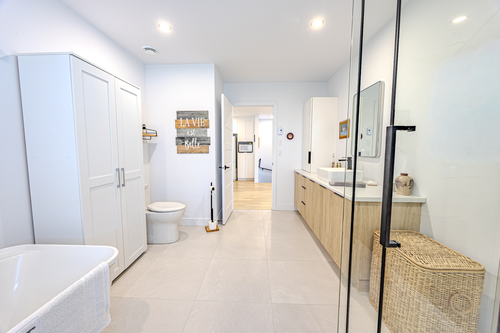 Photo intérieure représentative d’un logement 5 ½i du Domaine des Tournesols à Sainte-Flore.