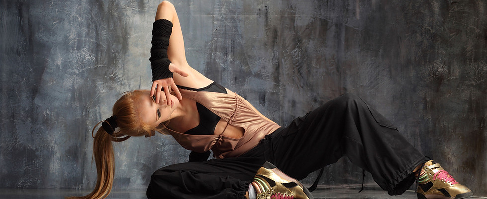 Pose d'une sportive danseuse, dans le contexte d'une séance de massothérapie thérapeutique à Montréal.