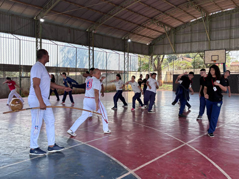 Apresent_Capoeira_Historia_e_Midia9