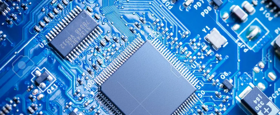 120558654-close-up-chips-in-a-computer-circuit-board.webp