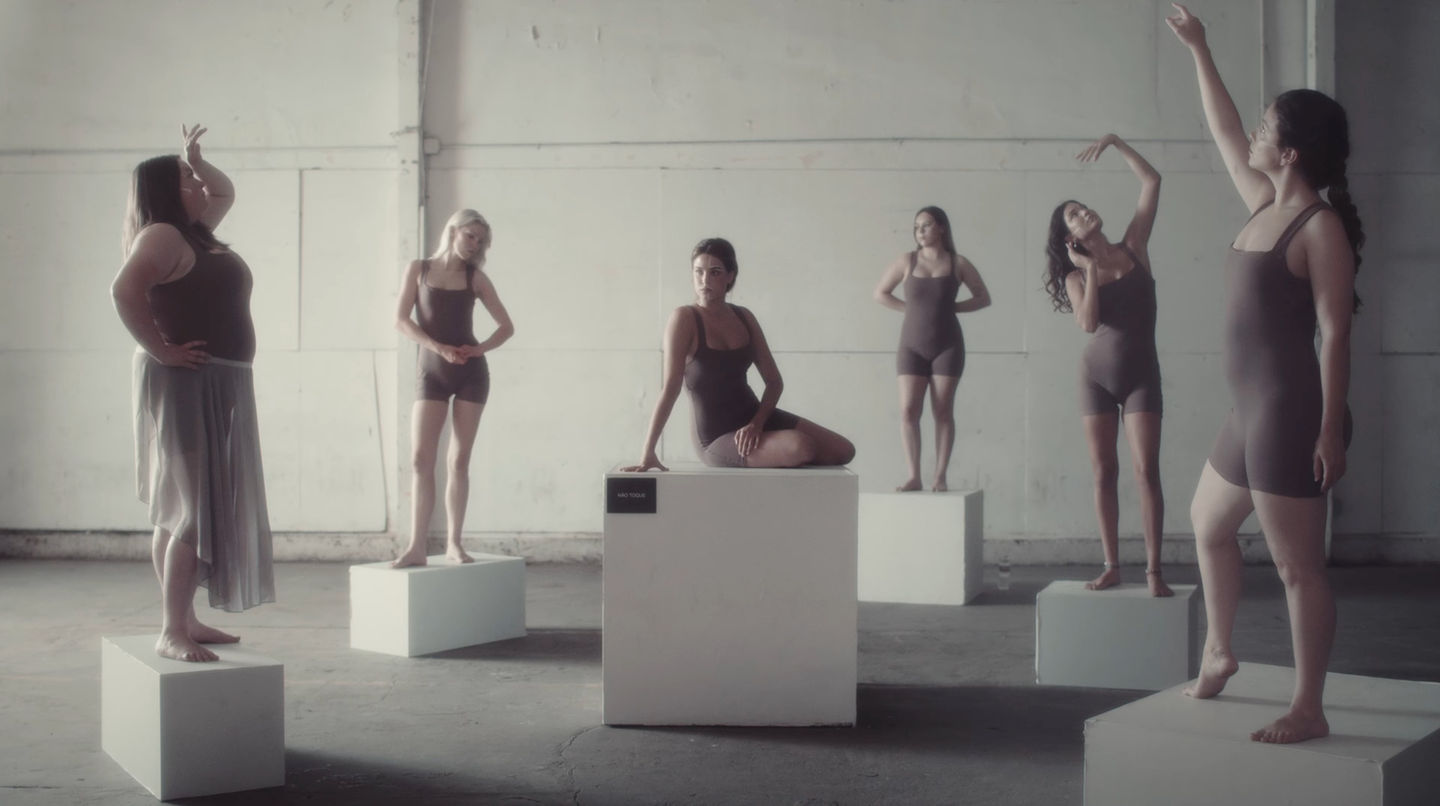 Chei de Graça, né (Music Video) directed by Dmitriy Usov