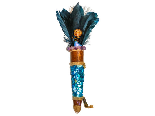 BLUE SKIES

Smudging fan made of mother of pearl, leather, copper, pyrite, amathyst, goose feathers, peacock feather, brass and twine. Intention: Clarity.

Dimensions: 10 1/2 x 5 inches (27 x 12 centimeters)