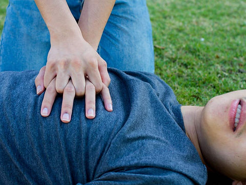 7-essential-steps-of-cpr-everyone-should-know.jpg