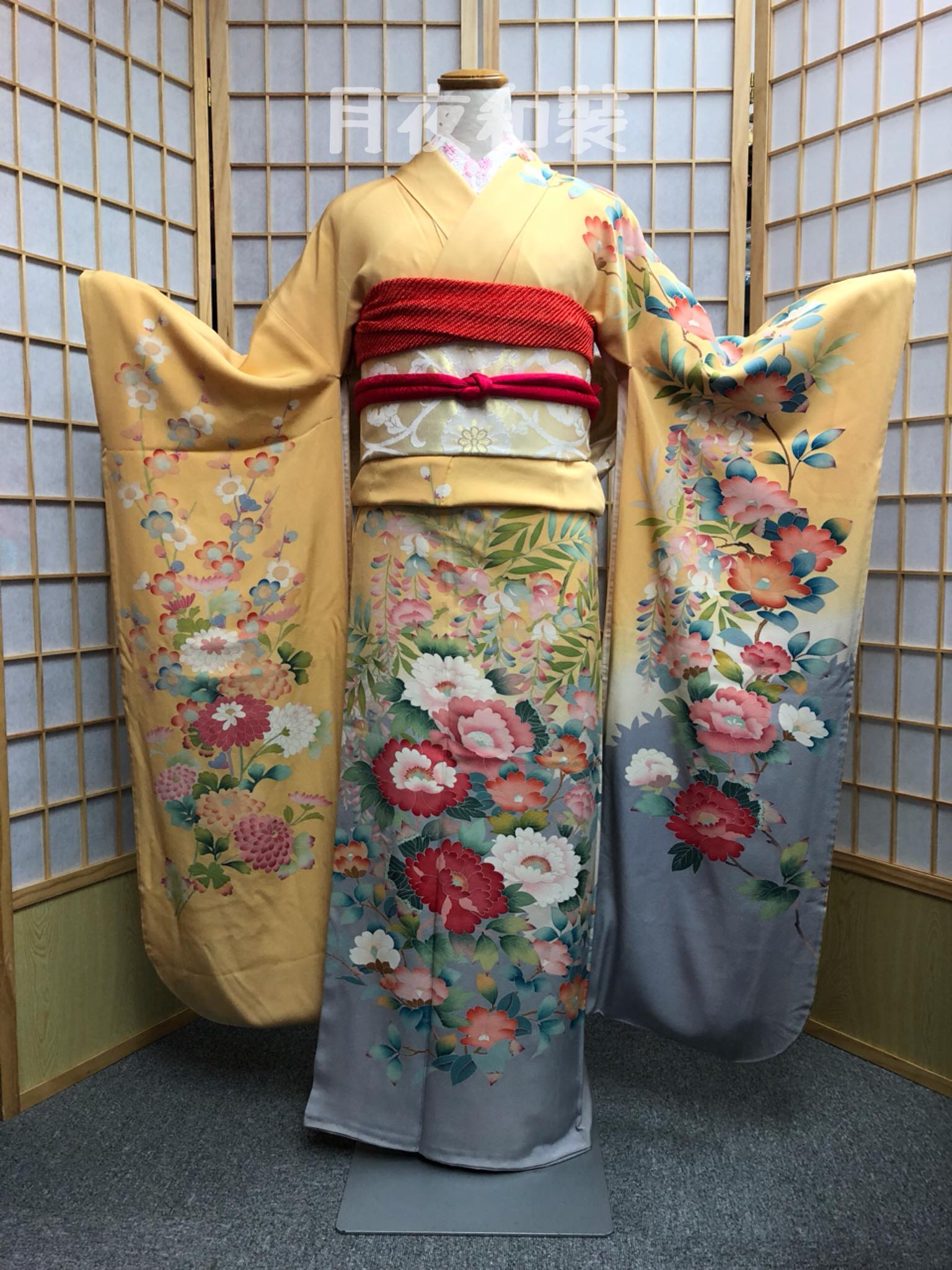CLASS A 黃灰色菊梅牡丹正絹振袖