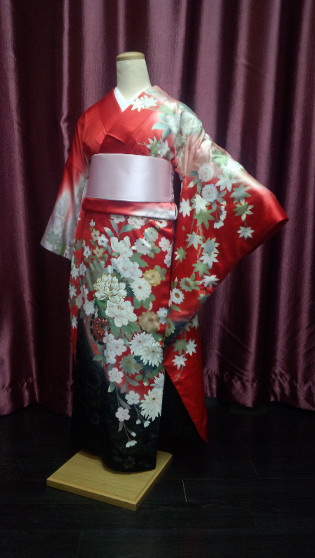 CLASS A 深紅黑裾四季花正絹振袖