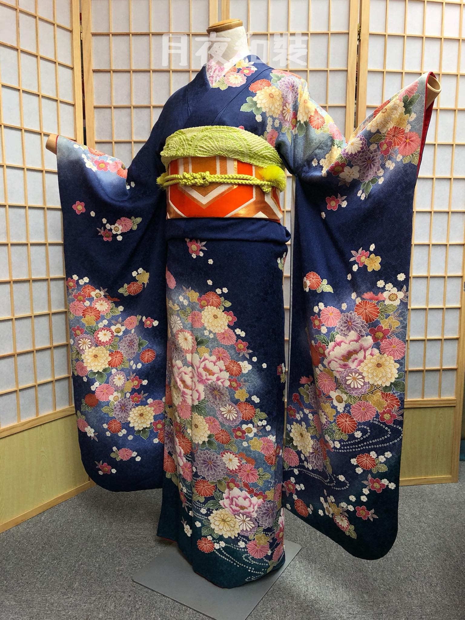 CLASS A 深藍色牡丹大菊正絹振袖