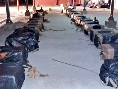 FGR detiene a 12 personas con 600 kilos de droga en Acajutla