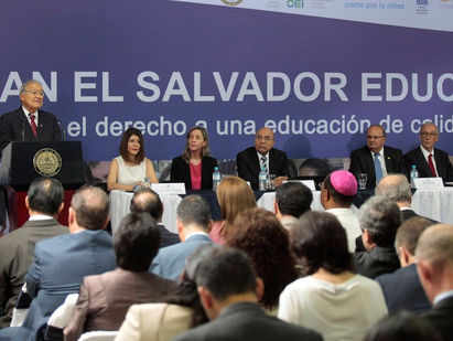 Presidente Sánchez Cerén entrega al país el Plan El Salvador Educado