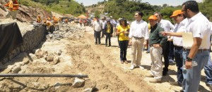 Inspeccionan obras de protección por deslizamiento en carretera de Oro