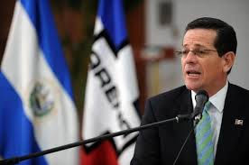 Polémica entre el Presidente Sánchez Cerén y Jorge Velado por viaje a Cuba