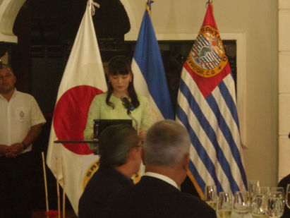 Princesa Mako visita la ciudad de Santa Ana.