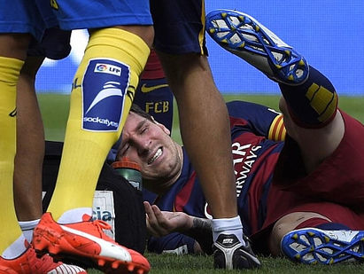 Messi se rompe un ligamento de la rodilla y estará dos meses de baja
