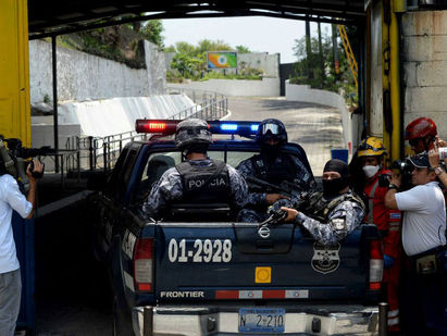 Reos agreden a tres agentes en el penal de Mariona