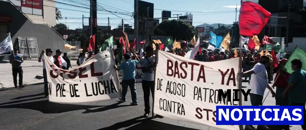 Sindicalistas_del_sector_eléctrico_marchan_rumbo_a_Casa_Presidencial.png