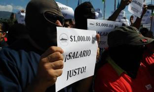 Policías y custodios exigen salario de $1,000