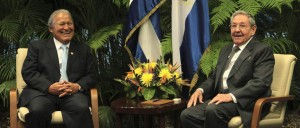 Sánchez Cerén se reúne con Raúl Castro durante su visita a Cuba