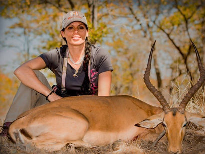 Sabrina Corgatelli desafía a críticos de la caza de animales con estas fotos