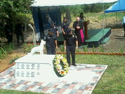 PNC inaugura "Parque Memorial Canino" de la institución policial en Planes de Renderos