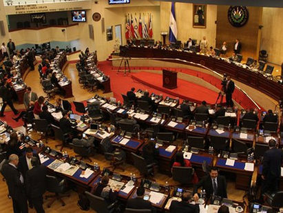 Aprueban beneficios a reos para descongestionar cárceles