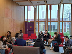 L'UEE, l'asso qui défend l'accès à l'enseignement des étudiants en exil (A Lille et en Île de France)