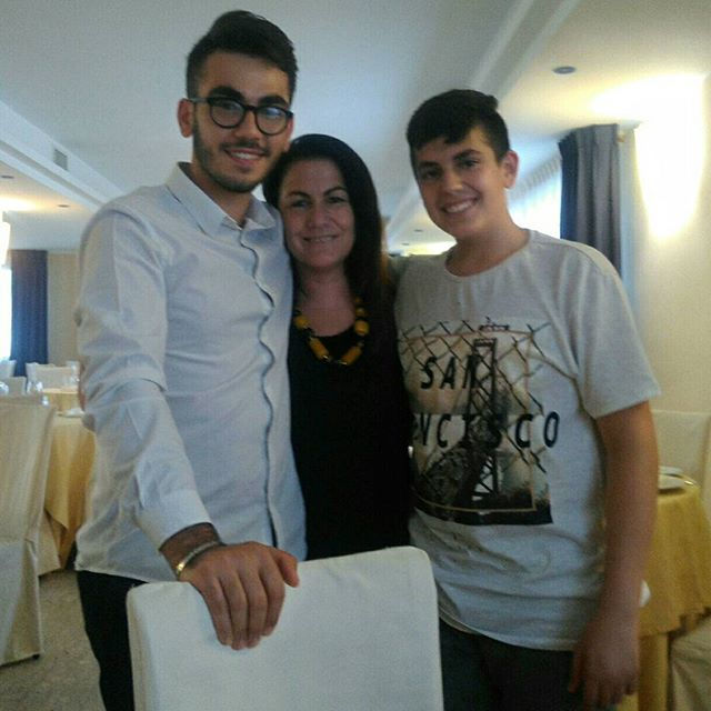 Il senso della vita. Con i nostri ragazzi nel ristorante dove lavorano come cuochi