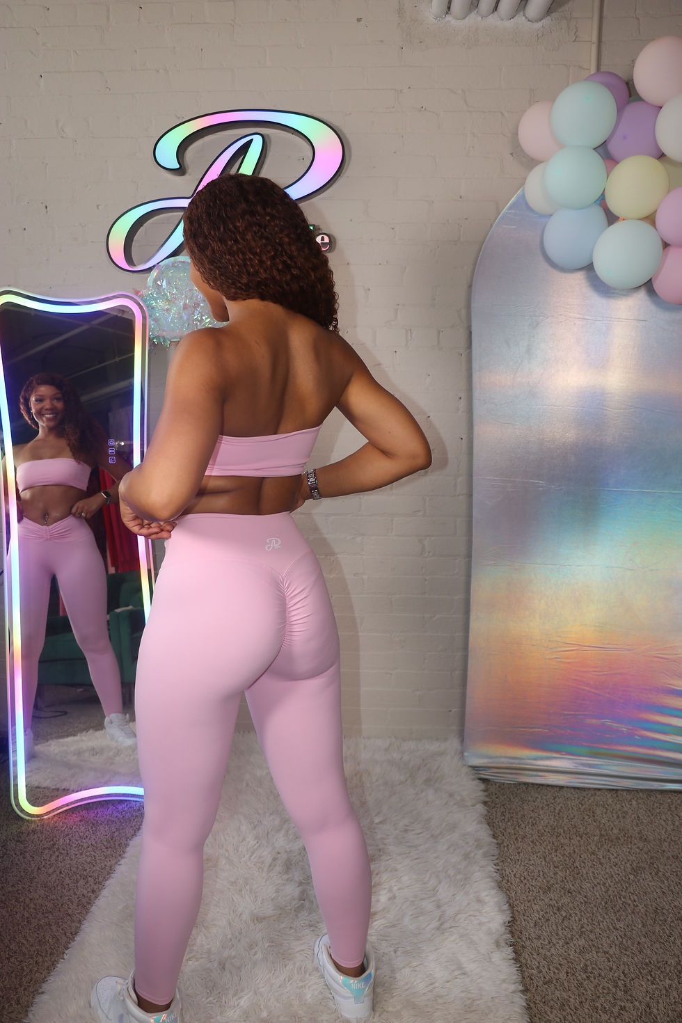 Thumbnail: Rose Front Scrunch Workout Set