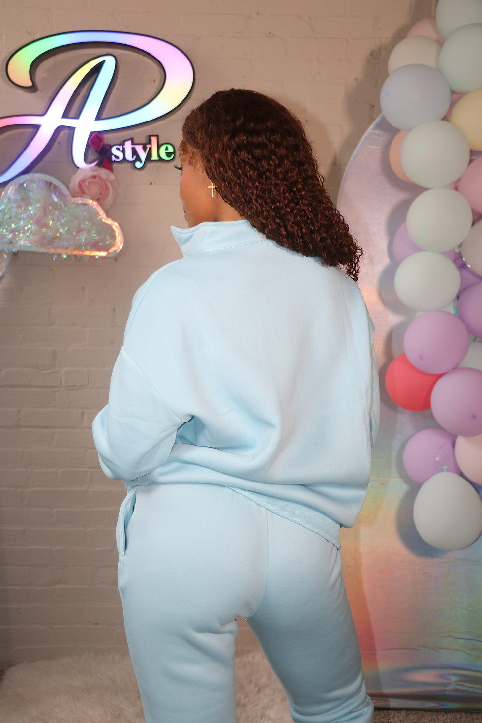 Thumbnail: Blue sweatsuit