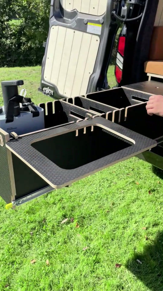 Miniature : Aménager van avec evier et reserve eau