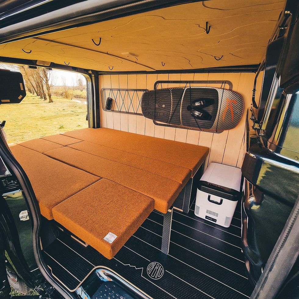 Miniature : Lit pliable van aménagé