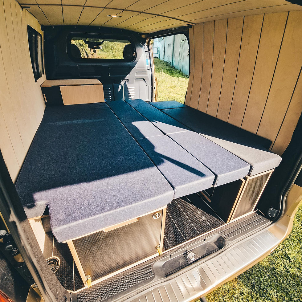 Dormir en van aménagé Mercedes Vito