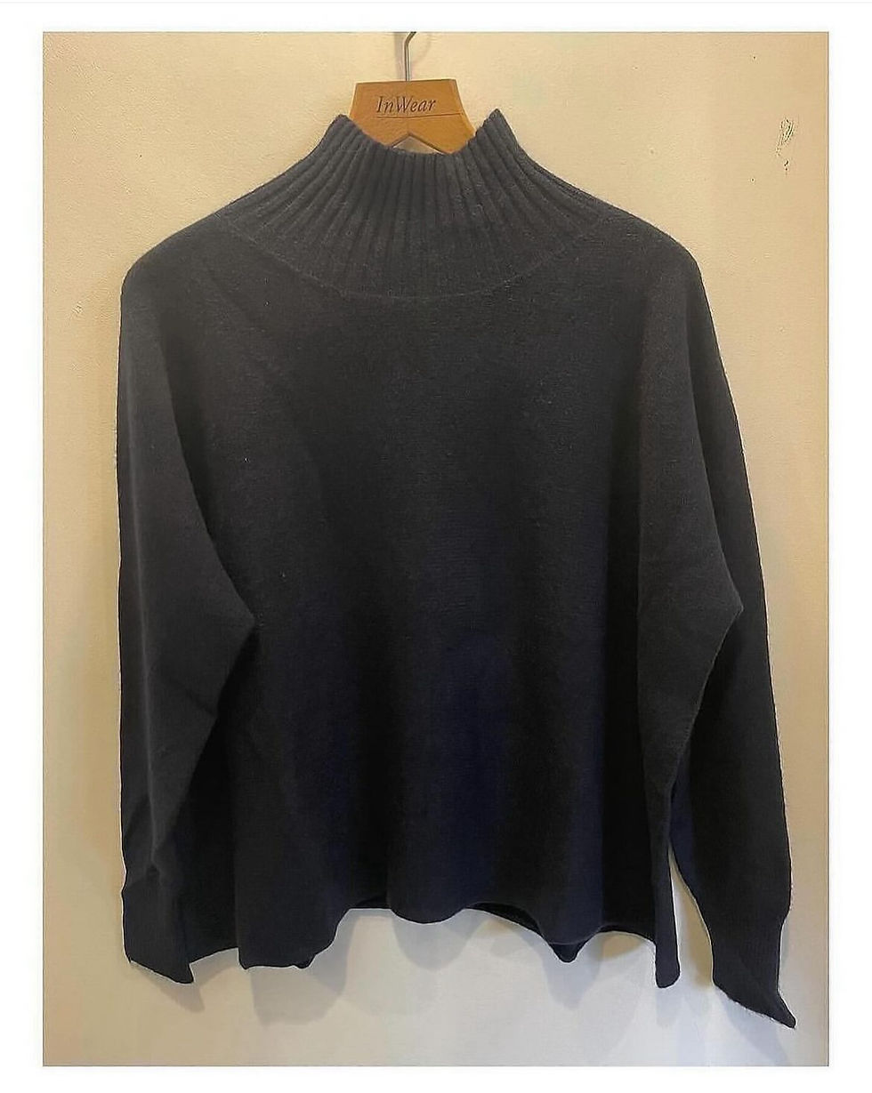 Thumbnail: Long sleeved funnel neck 