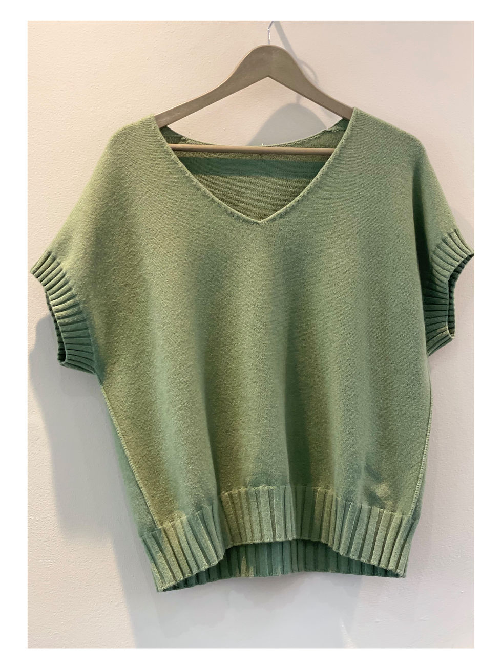 Thumbnail: V neck short sleeved knit 
