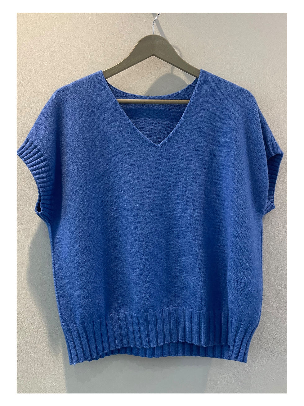 Thumbnail: V neck short sleeved knit 