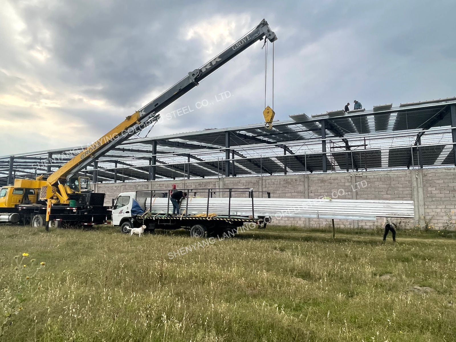 A warehouse building in Mexico is under construction! - 1
