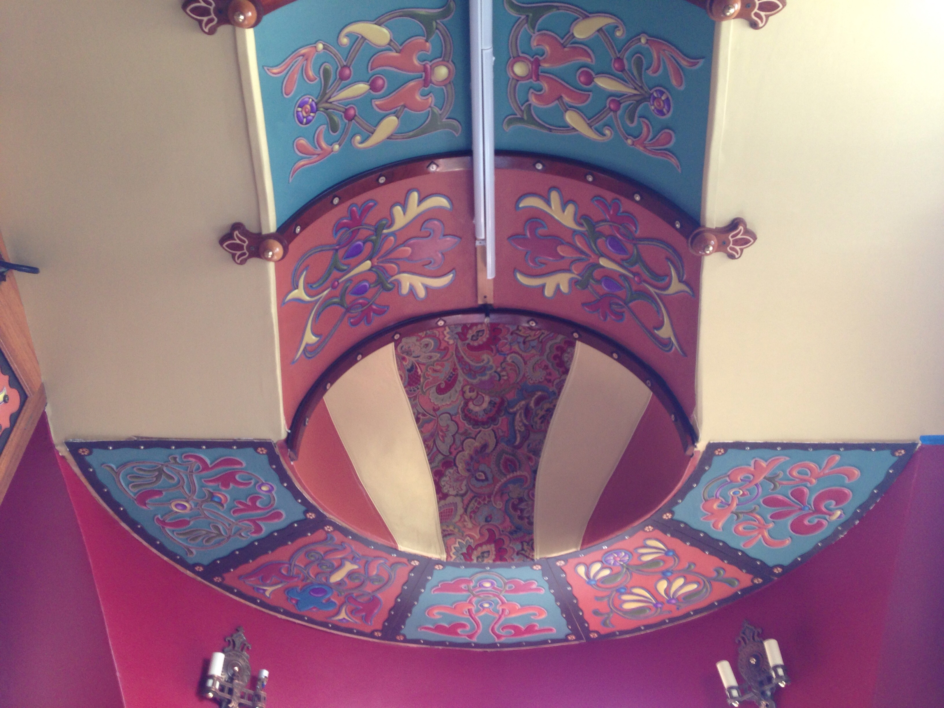 Ceiling in front of trailer