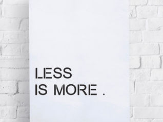 Menos es Más: La Elegancia de la Simplicidad en el Diseño Gráfico.