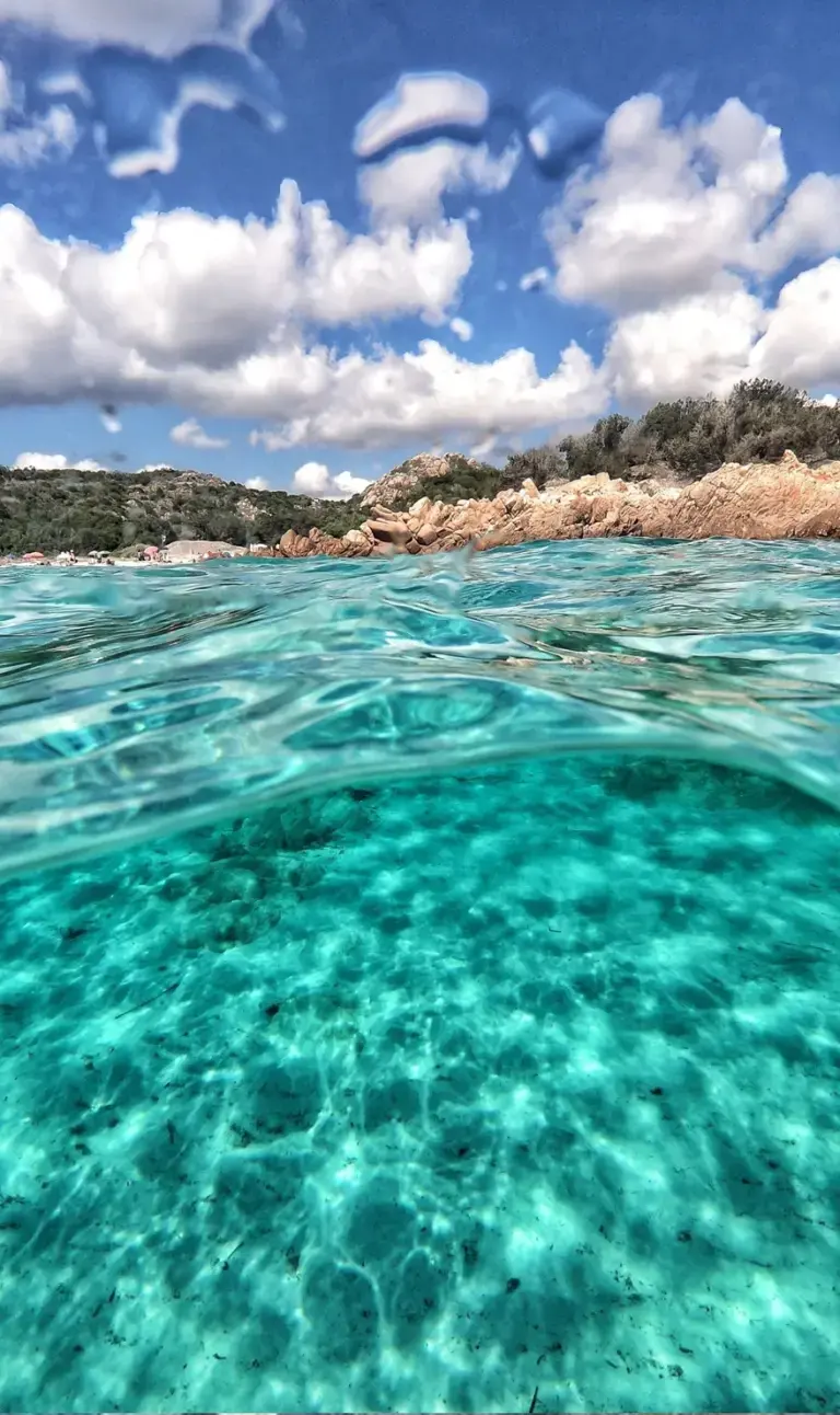 cbluxuryrent-noleggio-yacht-auto-case-porto-cervo-2-768x1292.webp