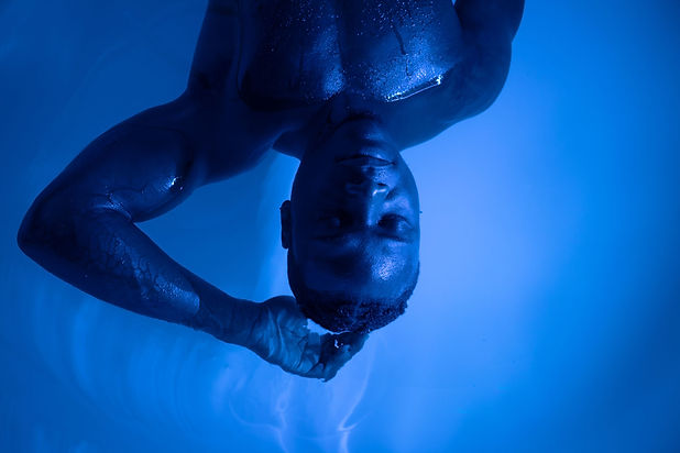 Floating induces a Theta brainwave state and improves the connection of the right (creative) and left (analytical) hemispheres of the brain. The result is increased mental clarity & alertness, energy, motivation, productivity, creativity, insight & inspiration