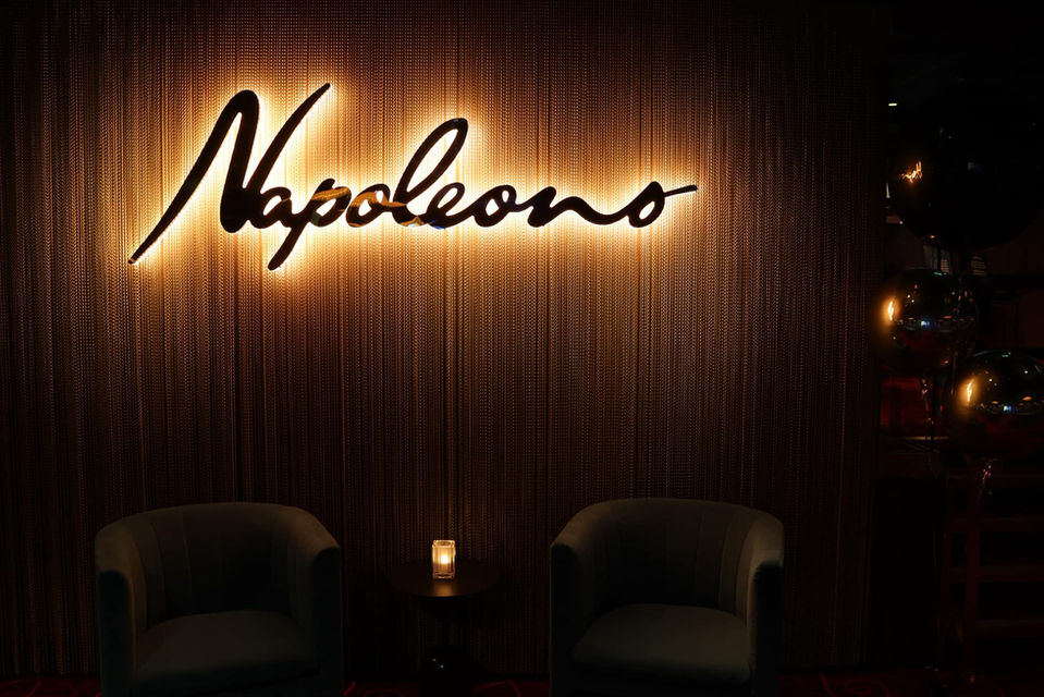 napoleons casino venue