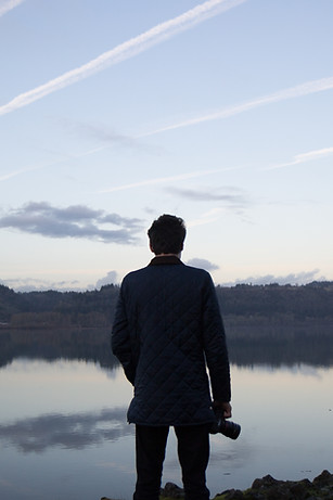 Mirando hacia el lago