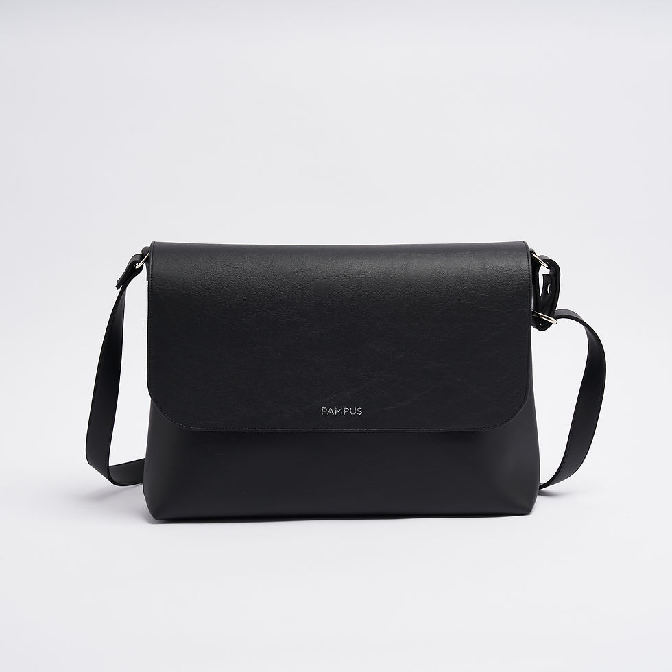 UMHÄNGETASCHE RUBY M / schwarz genarbt