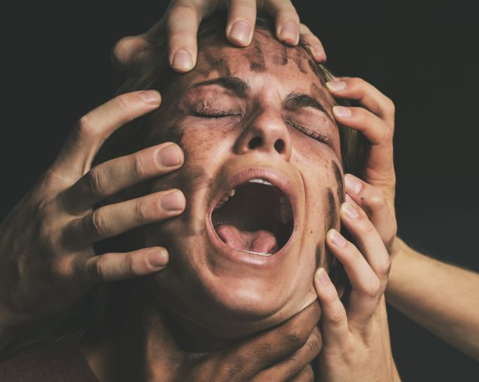 Tangled emotions, tangled thoughts emotional stress