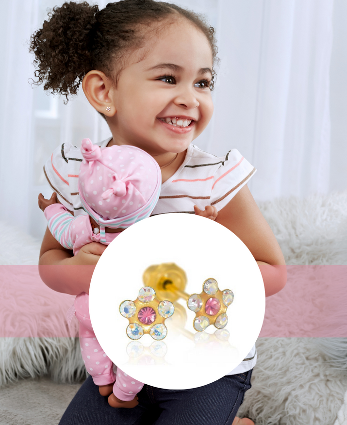 Sonrisas radiantes adornadas con nuestros encantadores aretes perforadores para bebés. Dra. Nini Pérez en Bucaramanga, Santander.