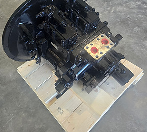 D470G LC Main Hydraulic Pump.jpg