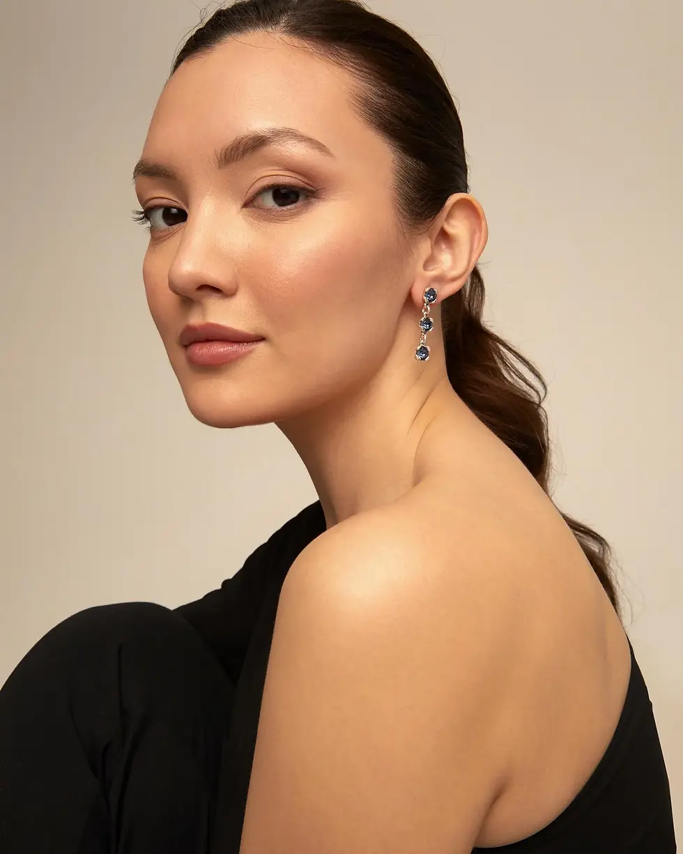 Thumbnail: Uno de 50 Orecchini Charismatic con cristalli blu PEN0912AZUMTL0U