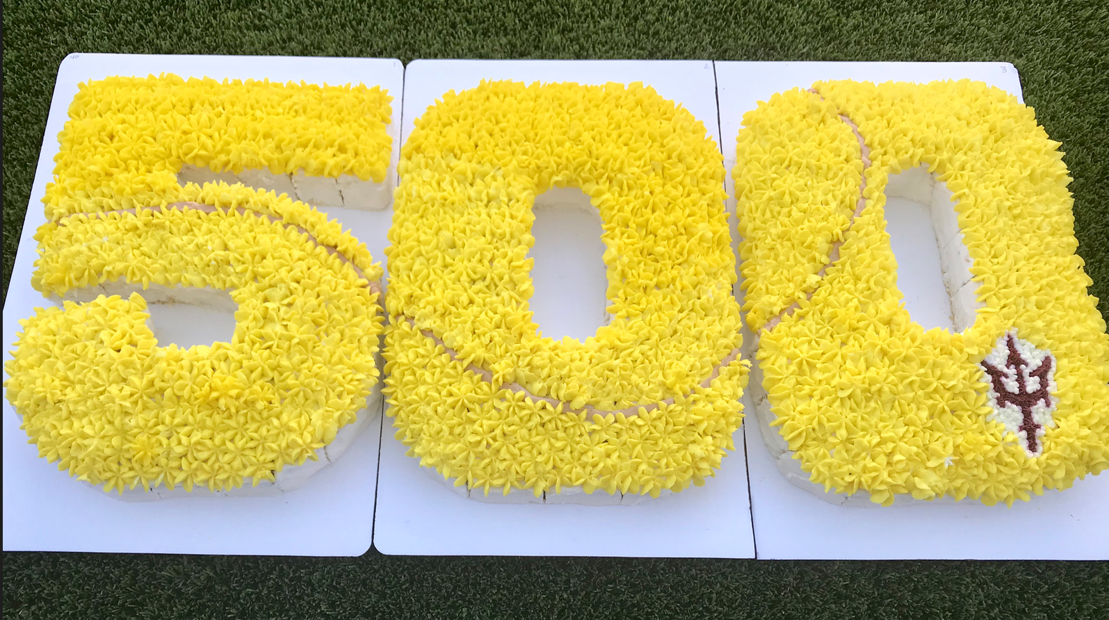 500 wins cake